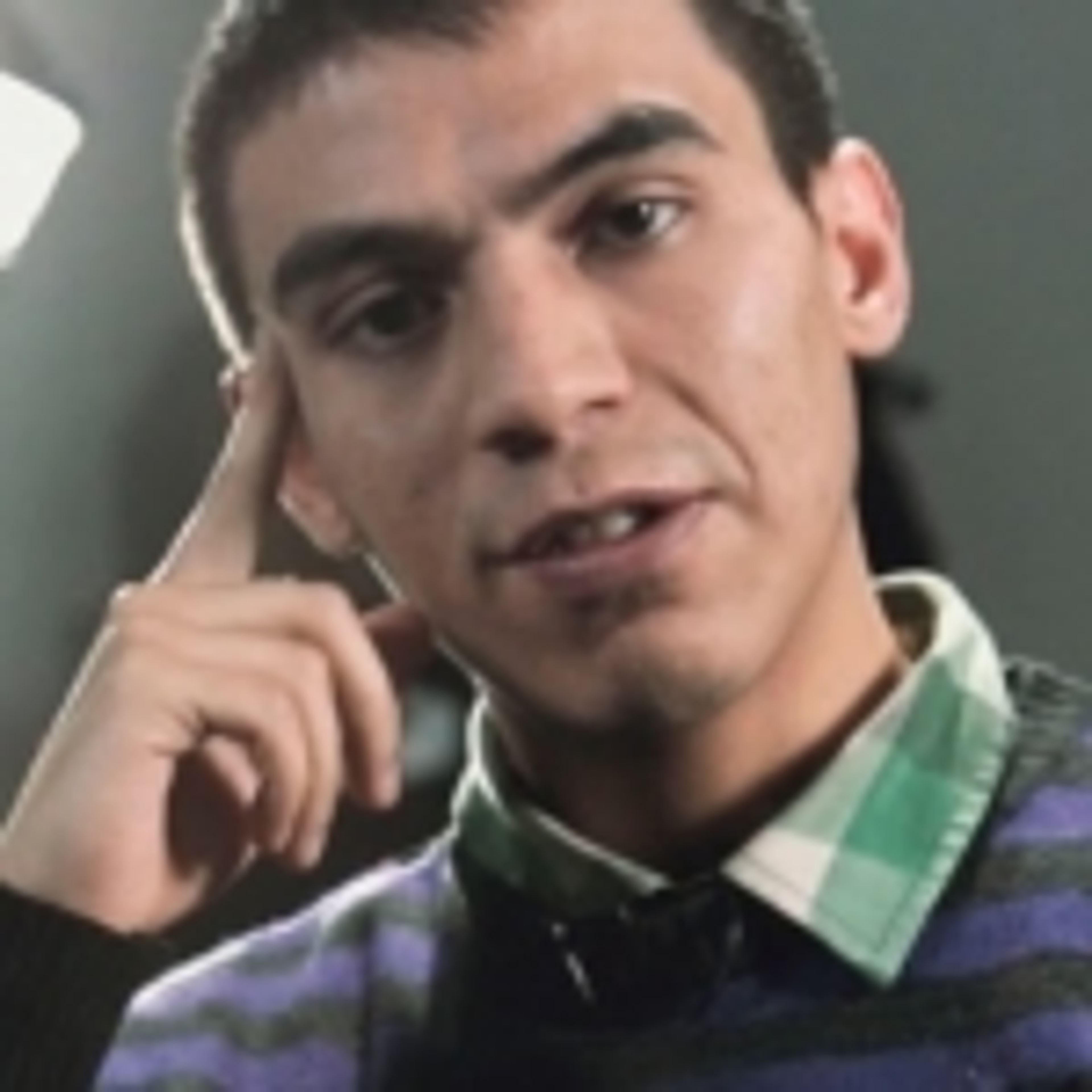 César González