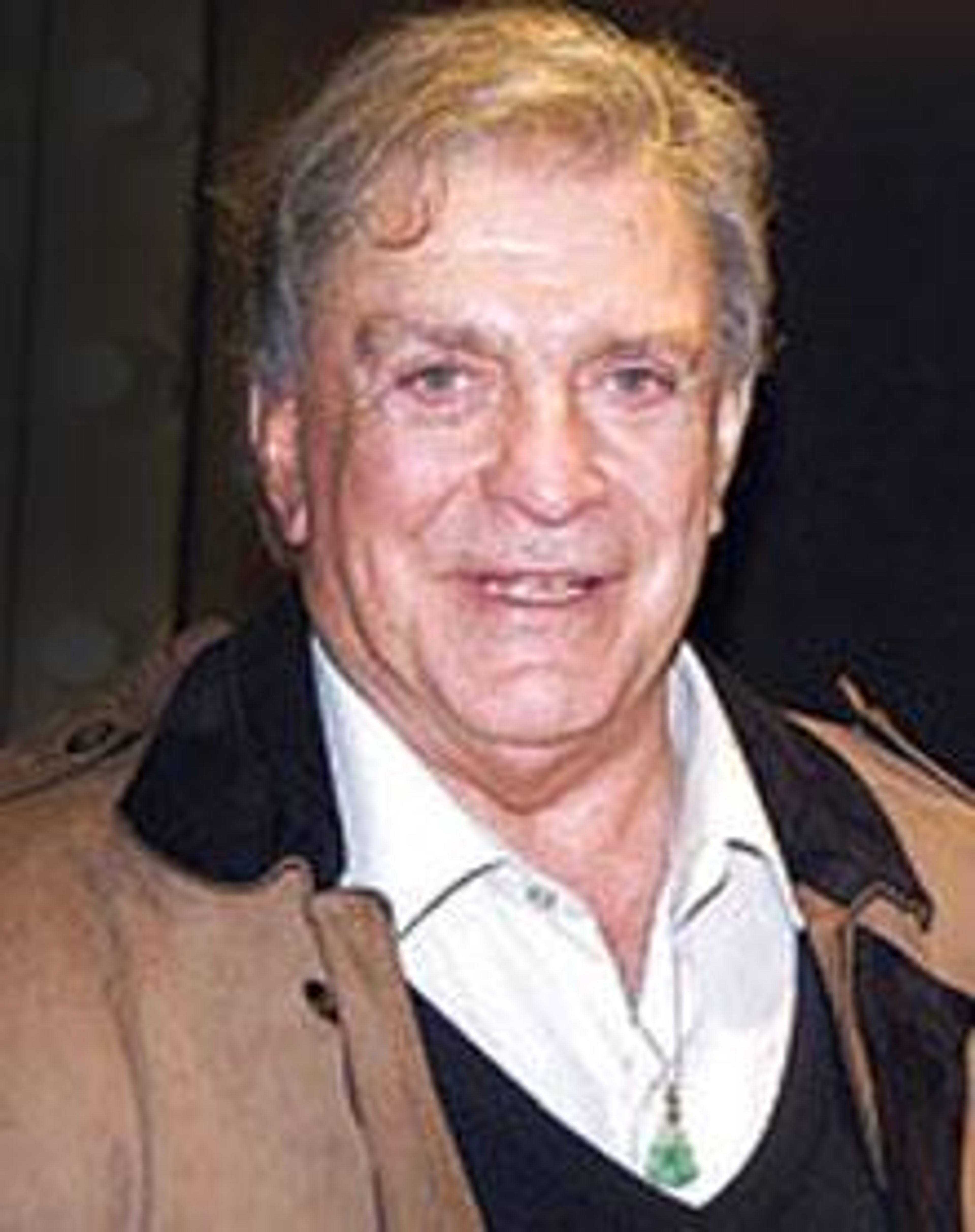 Enzo Viena